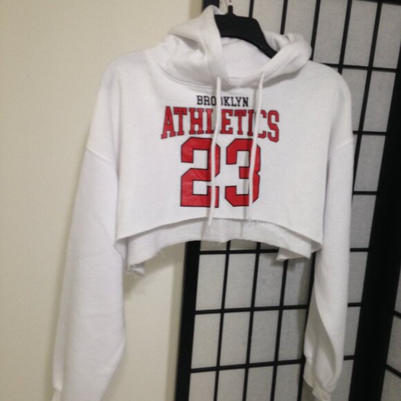 New Cute top, Small/Med, pull string Hoodie - Picture 7 of 16